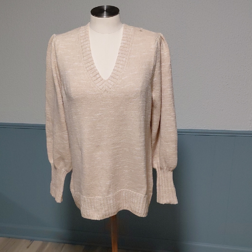NIC+ZOE Light Beige V-Neck Sweater